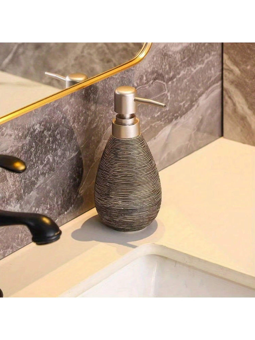 Retro Ceramic Soap Dispenser – Elegant, Durable & Minimalist