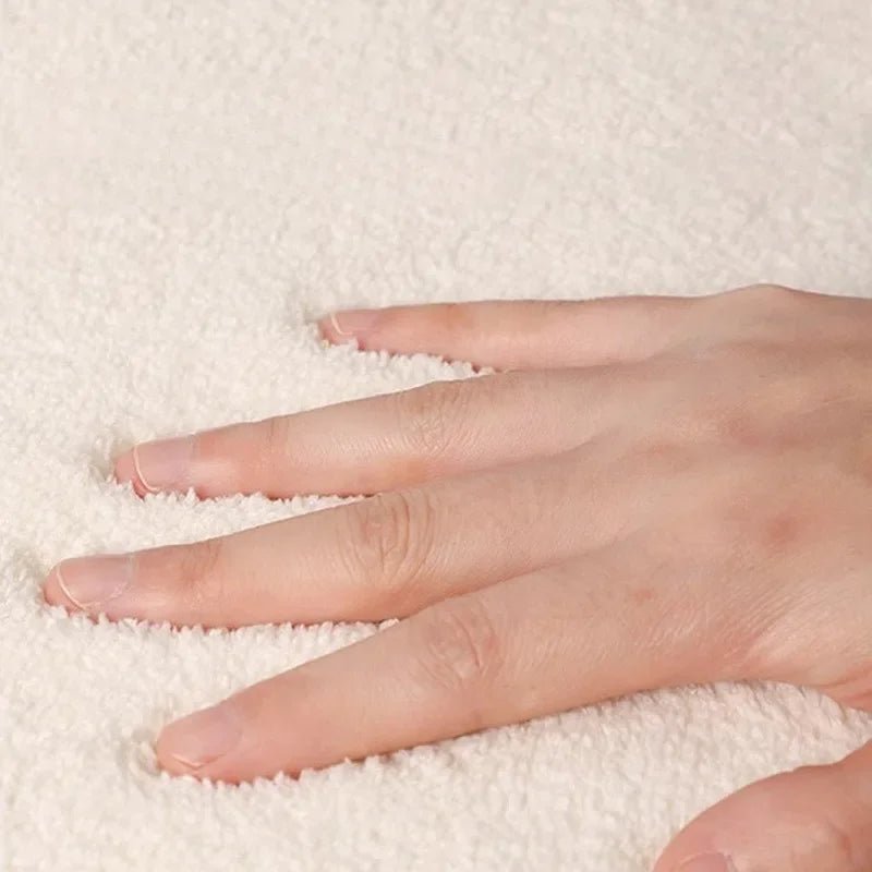 Cream Style Irregular Minimalist Carpet - Soft & Non - Slip - Hizoni