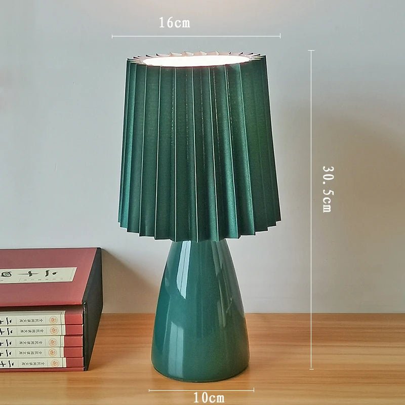 Elegant Pleated Table Lamp - Hizoni