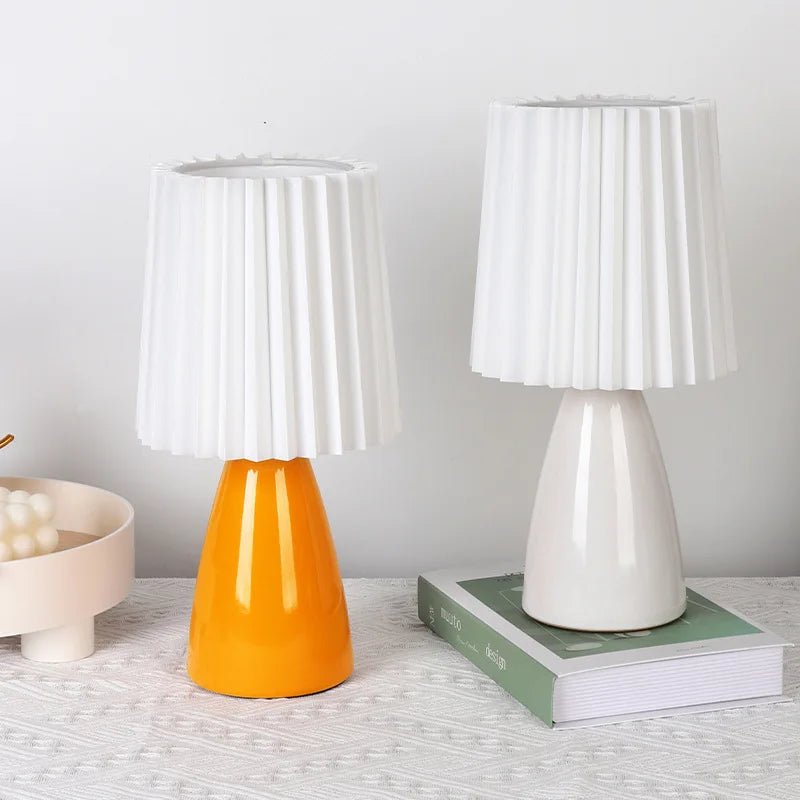 Elegant Pleated Table Lamp - Hizoni