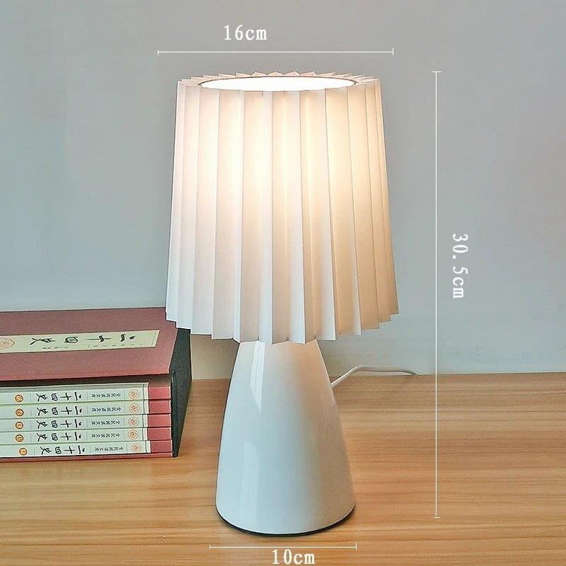 Elegant Pleated Table Lamp - Hizoni