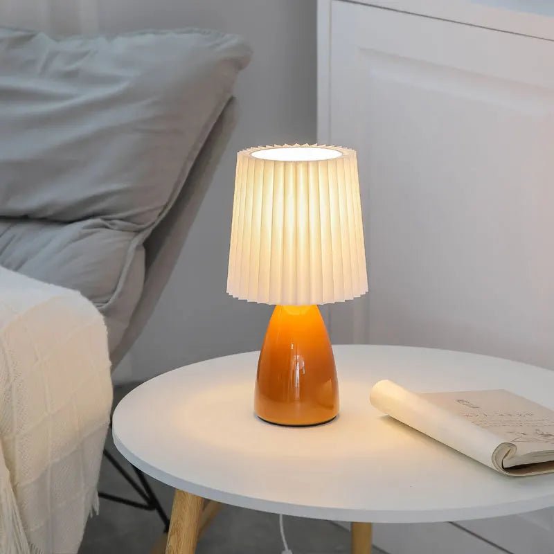 Elegant Pleated Table Lamp - Hizoni