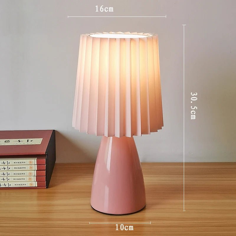 Elegant Pleated Table Lamp - Hizoni