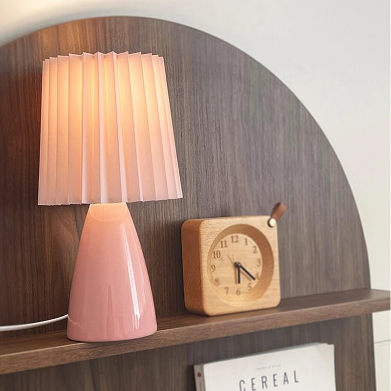 Elegant Pleated Table Lamp - Hizoni
