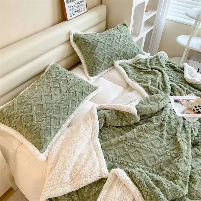 Luxury 2Pcs Winter Fleece Pillowcases – Soft Velvet & Sherpa Bedding - Hizoni