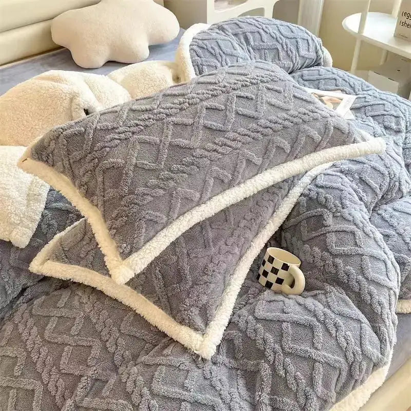 Luxury 2Pcs Winter Fleece Pillowcases – Soft Velvet & Sherpa Bedding - Hizoni