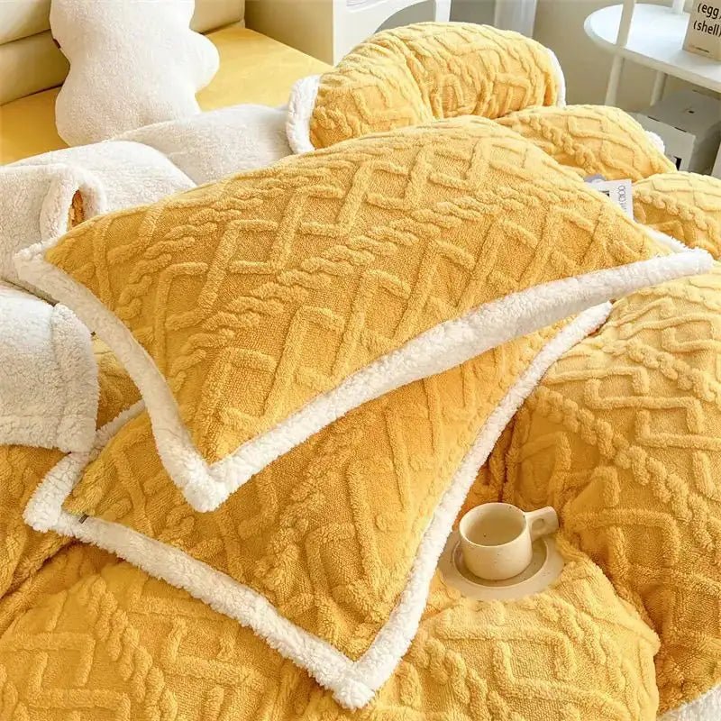 Luxury 2Pcs Winter Fleece Pillowcases – Soft Velvet & Sherpa Bedding - Hizoni