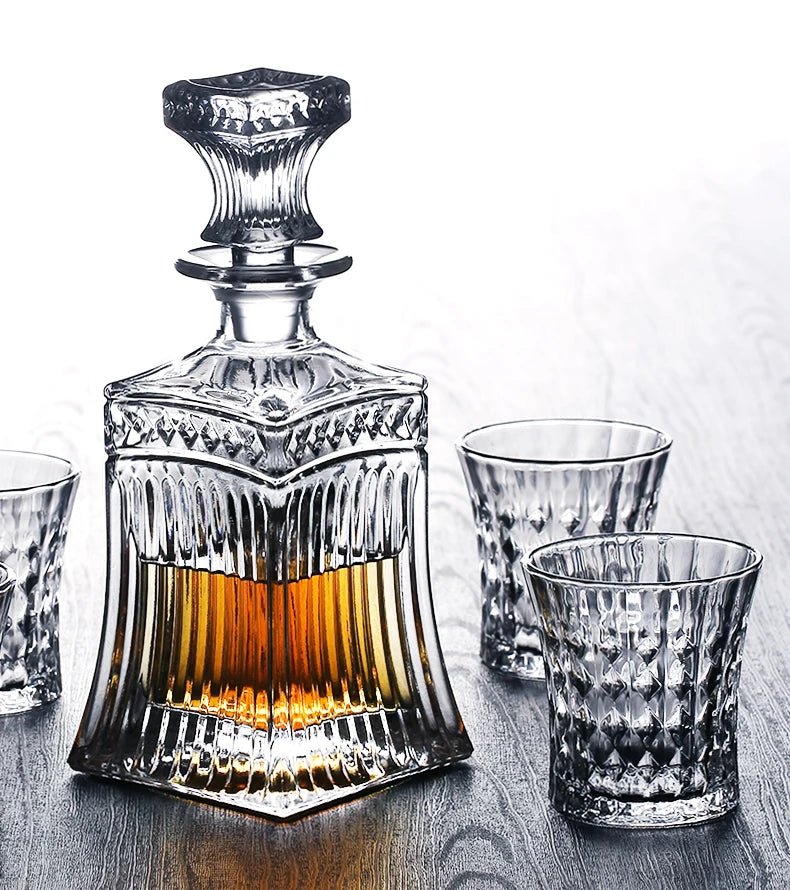 Luxury Crystal Whiskey Decanter & Glassware Set – Elegant Home Bar Decor - Hizoni