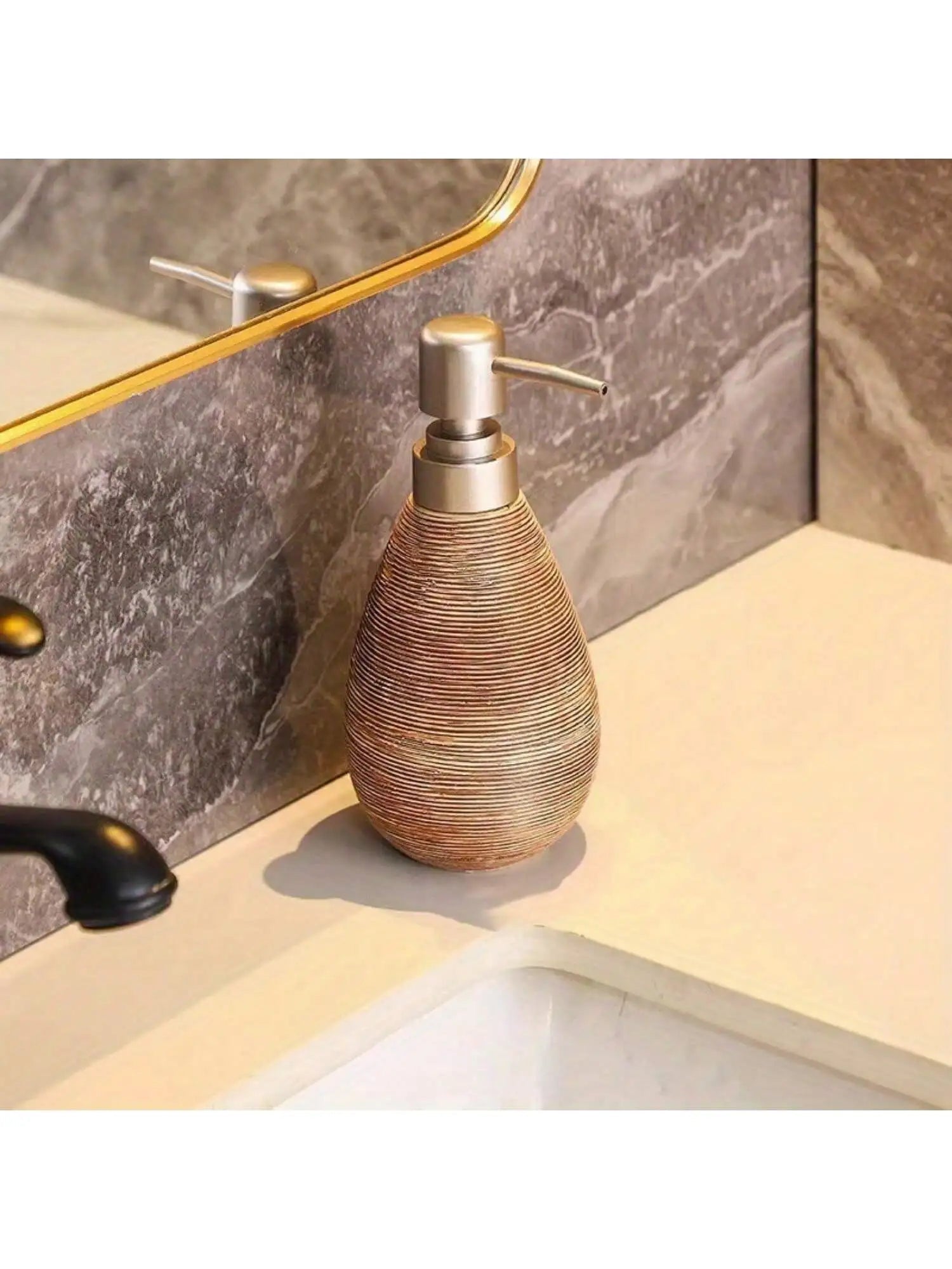 Retro Ceramic Soap Dispenser – Elegant, Durable & Minimalist - Hizoni