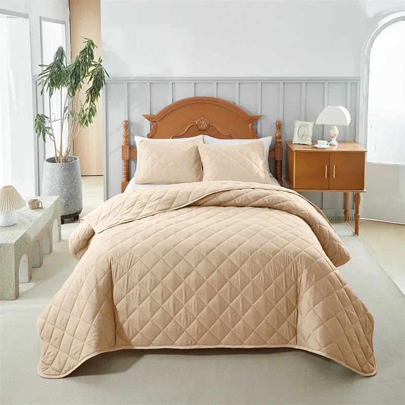 Soft Bedding Set with Duvet Cover, Sheet and Pillowcases - Hizoni