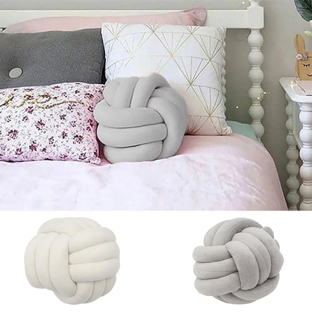 Velvet Knot Pillow - Hizoni